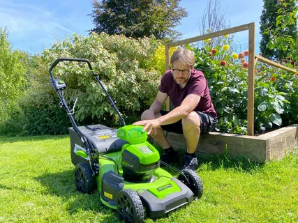 5 Myths About Battery Powered Lawn Mowers – Debunked
